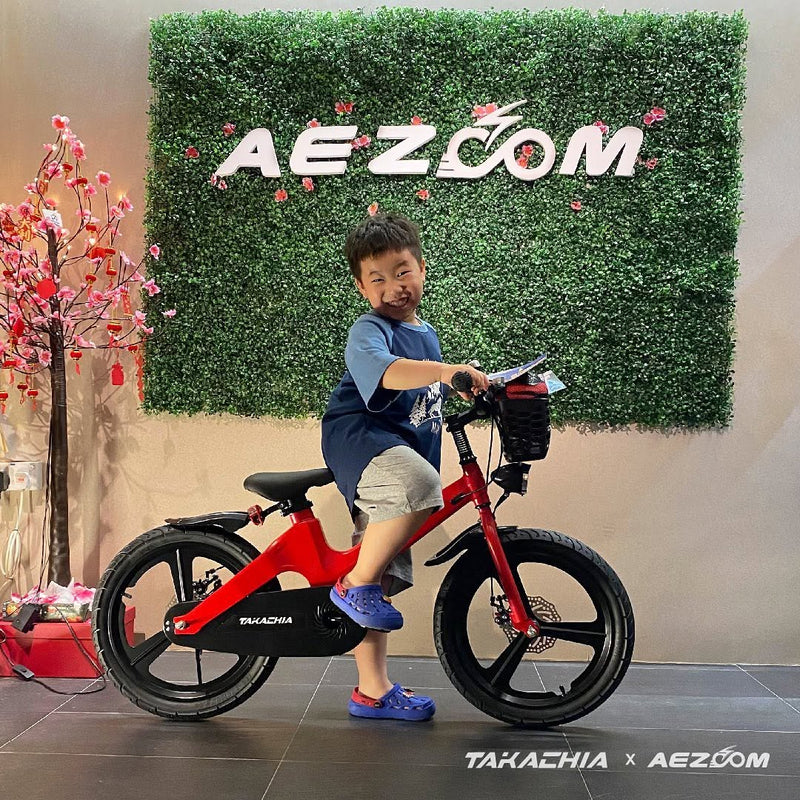 School's out, but the fun doesn't stop! 🤩 Get ready for a fun-filled school holiday with the Takachia Kids K1 Bike. 🚲